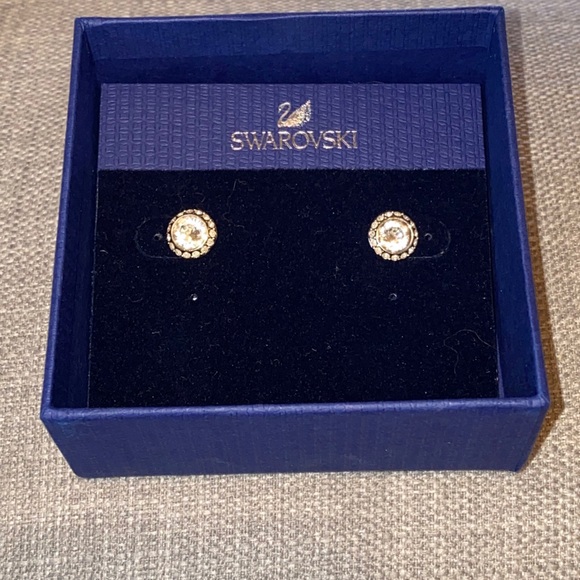 Swarovski Solitaire Stud Earrings - Picture 5 of 12